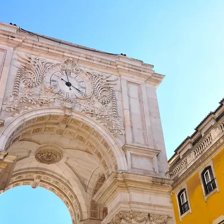 In The Heart Of Historic On Rua Augusta בית אירוח