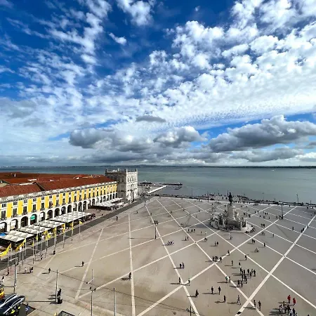 In The Heart Of Historic On Rua Augusta