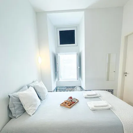 Privativo Com Banheiro Compartilhado Alloggio in famiglia Lisbona